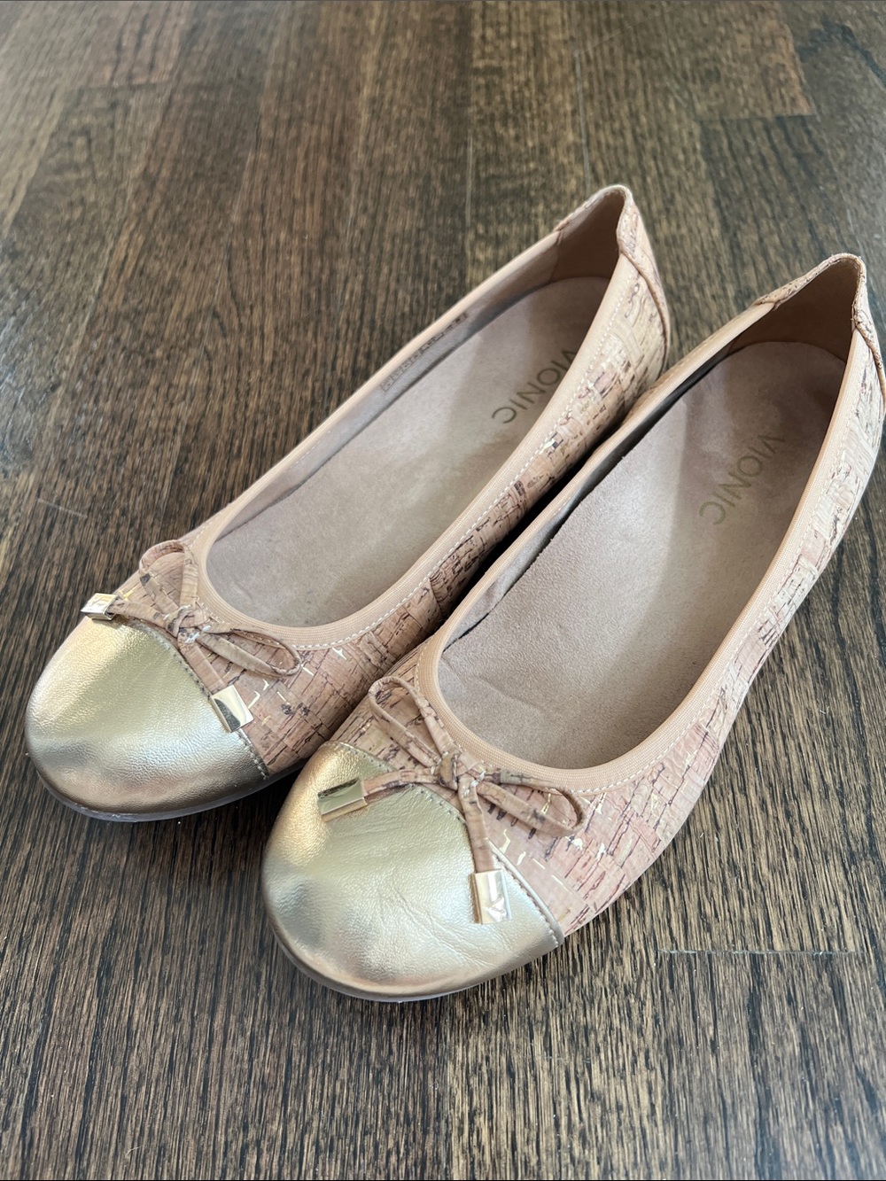 Vionic Tan Ballet Flats with Gold Cap Toe, size 9